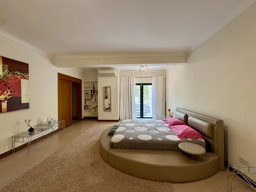 8 Bedrooms Villa in House-Villa (IRS project)