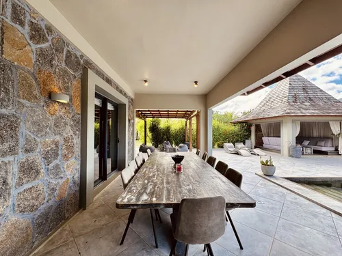 8 Bedrooms Villa in House-Villa (IRS project)