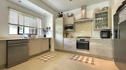 4 Bedrooms Villa in House-Villa (RES Project)