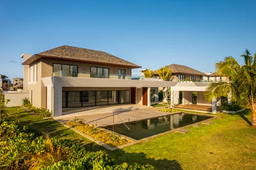 Breathtaking Contemporary Villas — Luxury, Privacy, and Golf Course Views in Mont Choisy