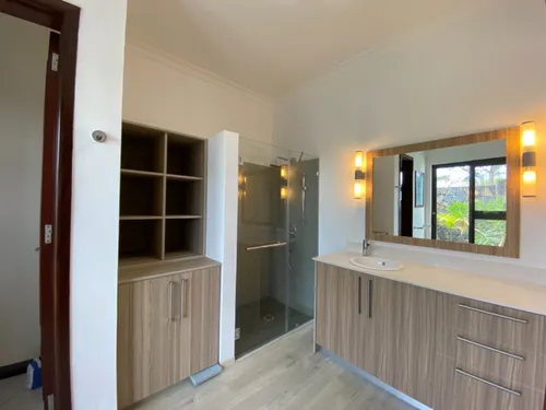 5 Bedrooms Villa in House-Villa (IRS project)