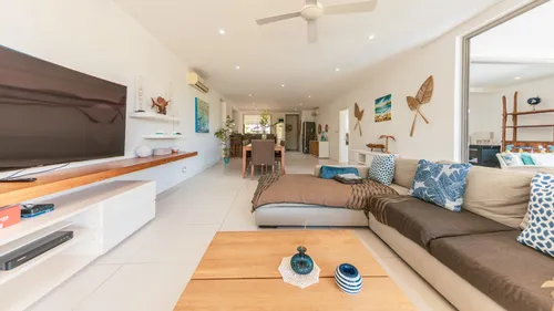 3 Bedrooms Villa in Apt RES Resort