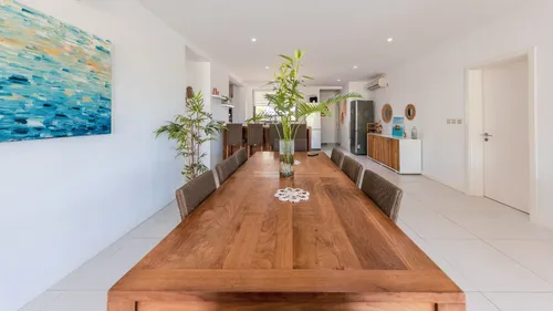 3 Bedrooms Villa in Apt RES Resort