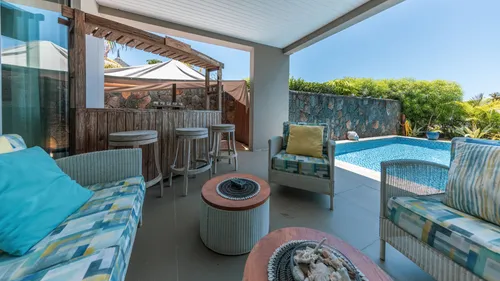 3 Bedrooms Villa in Apt RES Resort