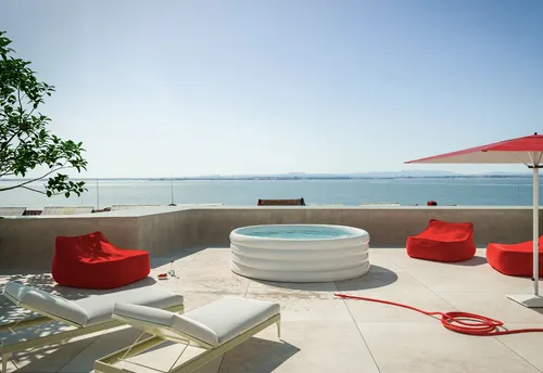  Building in Santa Apolónia (Santa Engrácia)