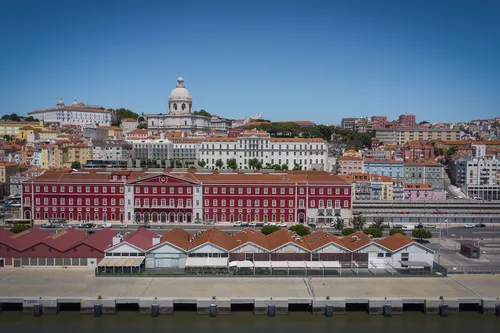  Building in Santa Apolónia (Santa Engrácia)
