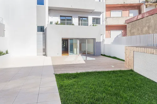 2 Bedrooms Apartment in Avenidas Novas (Nossa Senhora de Fátima)