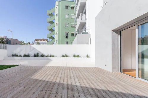 Two-Bedroom Apartment with Terrace for sale in Avenidas Novas, Lisbon