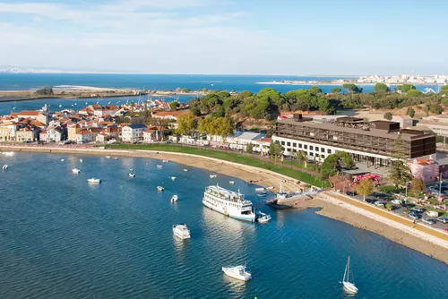 1 Bedroom Apartment in Seixal, Arrentela e Aldeia de Paio Pires