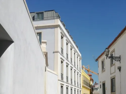 Functional two-bedroom apartment, near Marques de Pombal, Lisbon
