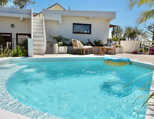 T5 villa facing the river and the sea