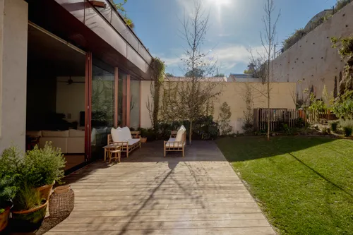 4 Bedrooms Apartment in Marvila