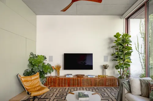 4 Bedrooms Apartment in Marvila