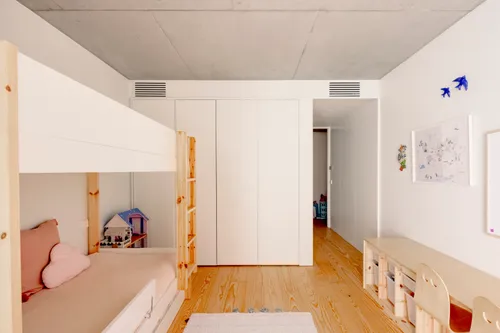 4 Bedrooms Apartment in Marvila