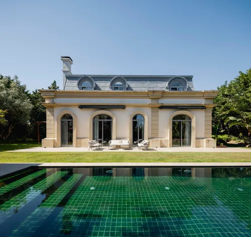 T6+1 Villa in Estoril with garden, pool and garage