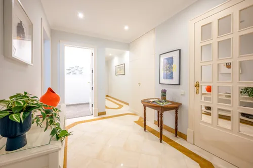 4 Bedrooms Apartment in Santo António