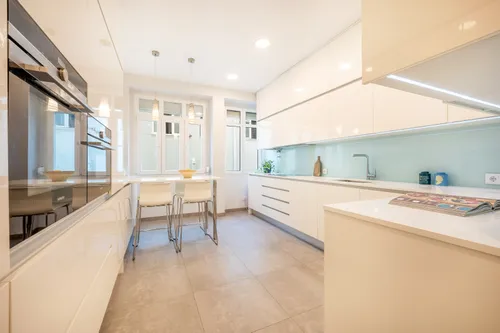 4 Bedrooms Apartment in Santo António