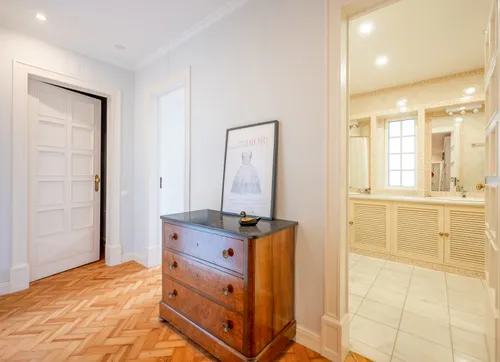 4 Bedrooms Apartment in Santo António