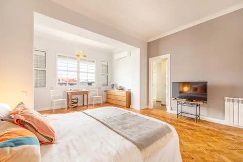 4 Bedrooms Apartment in Santo António