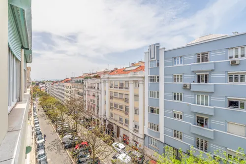 4 Bedrooms Apartment in Santo António