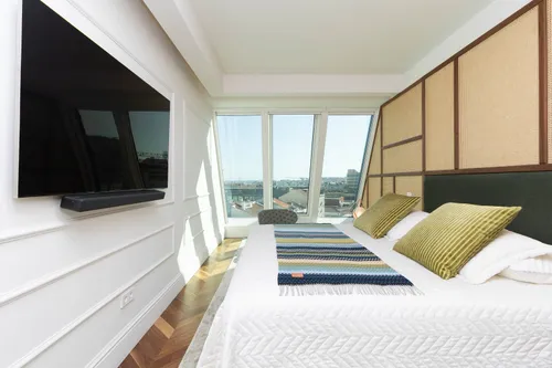 3 Bedrooms Penthouse in Arroios