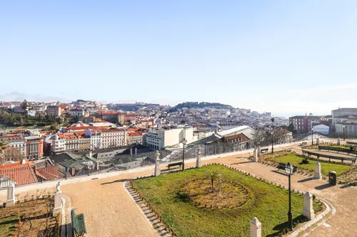 3 Bedrooms House in Misericórdia