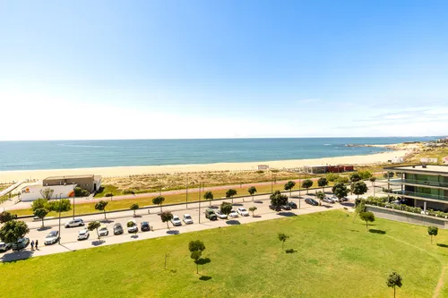 2 Bedrooms Apartment in Canidelo