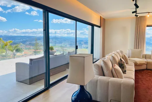 3 Bedrooms House in Abação e Gémeos