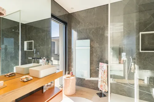 3 Bedrooms House in Abação e Gémeos