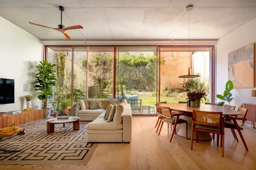 4 Bedrooms Apartment in Marvila