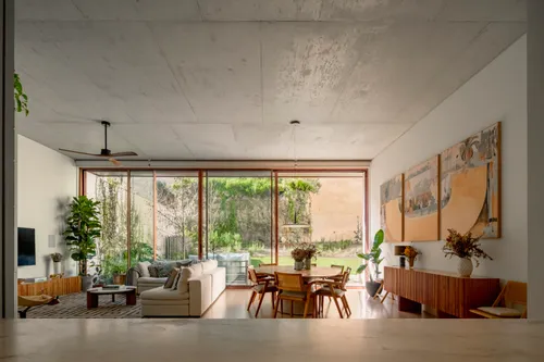 4 Bedrooms Apartment in Marvila