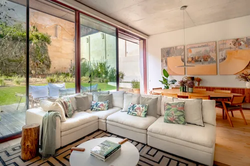 4 Bedrooms Apartment in Marvila