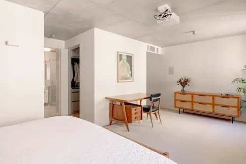 4 Bedrooms Apartment in Marvila