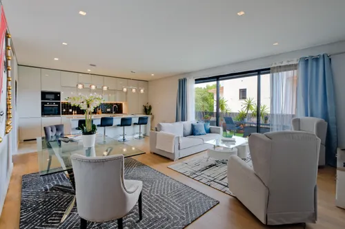 T2 apartment with balcony and garage in the center of Cascais